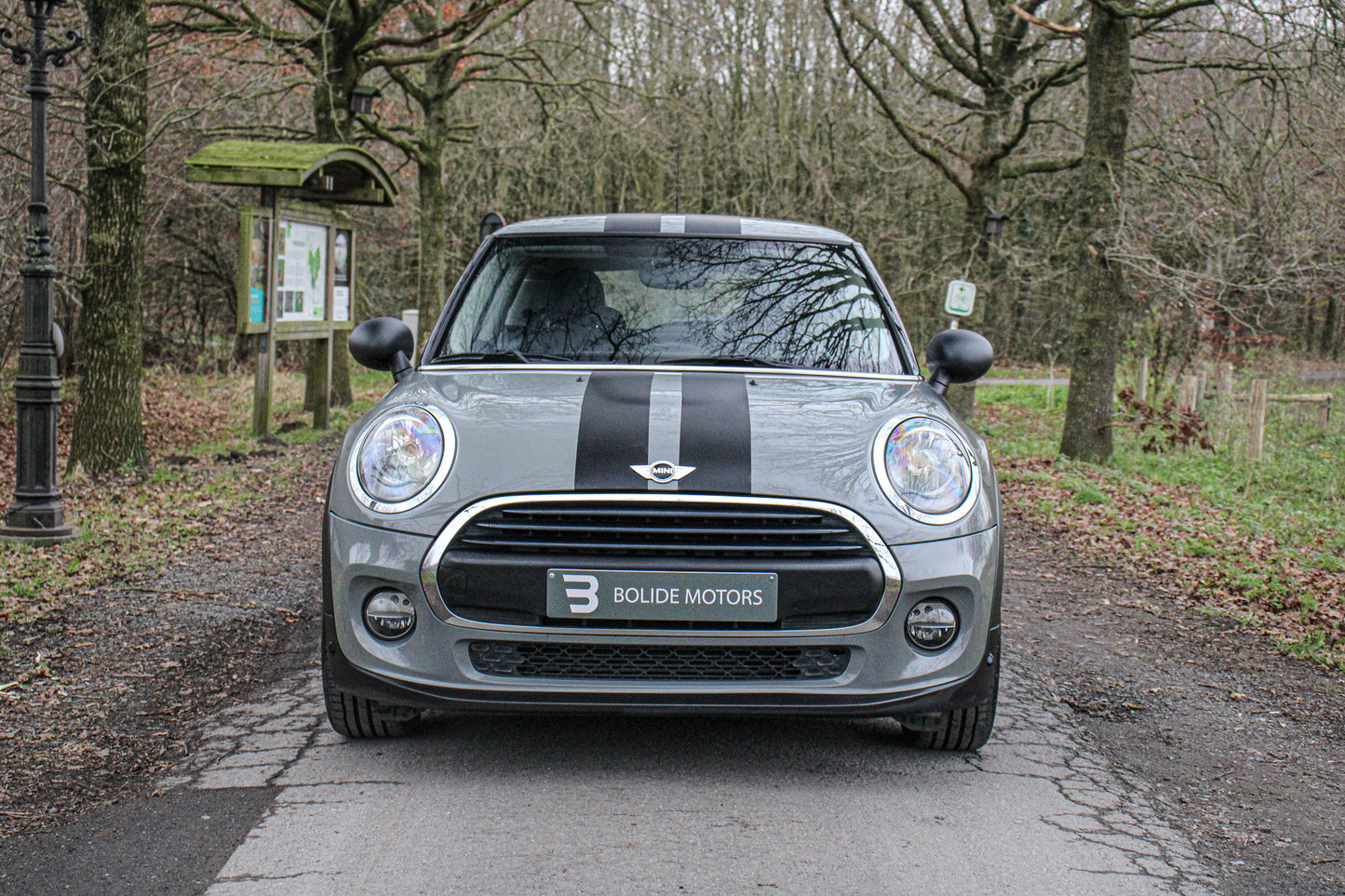 Mini Cooper // 93.502 km - Benzine - 2017