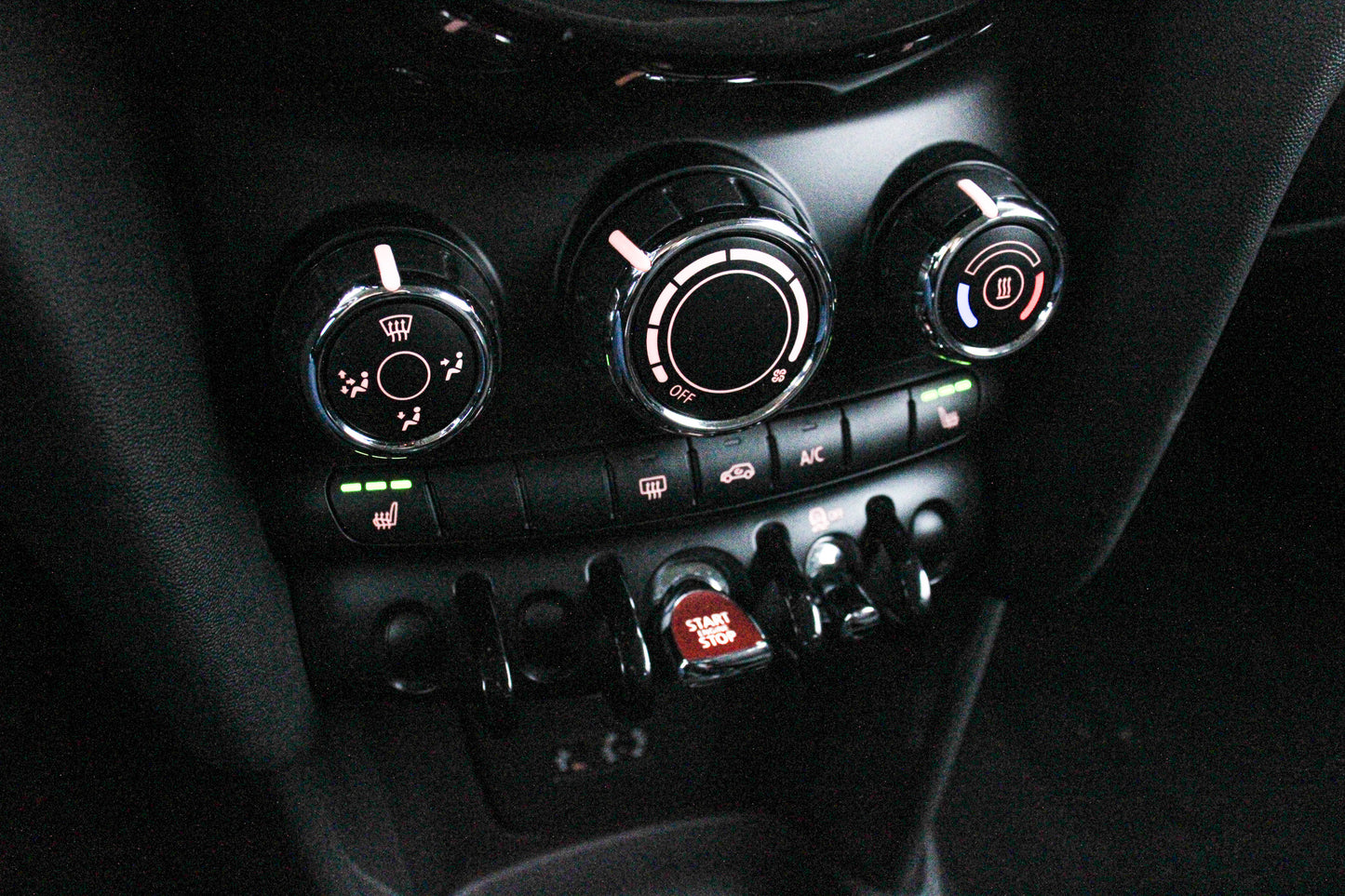 Mini Cooper // 93.502 km - Benzine - 2017