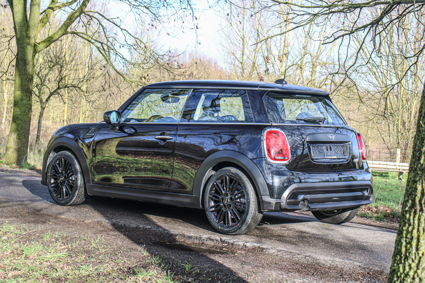 Mini One // 83.351 km - Benzine - 2021
