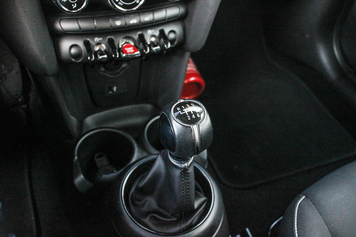 Mini One // 83.351 km - Benzine - 2021