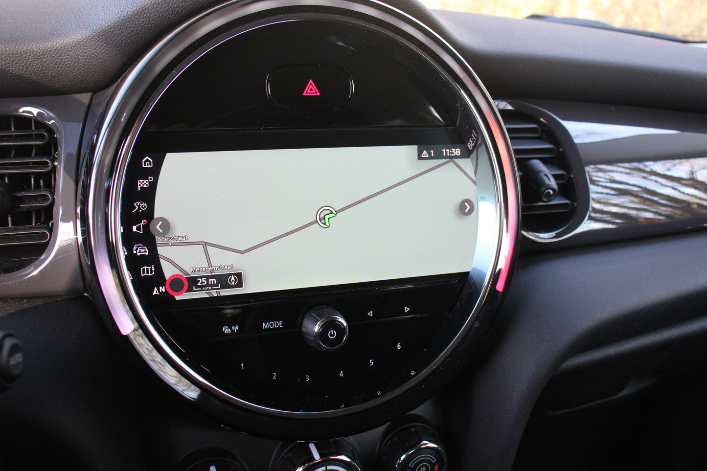 Mini One // 83.351 km - Benzine - 2021