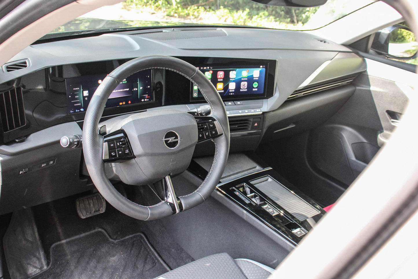 Opel Astra // 15.609 km - Benzine/hybride - 2023