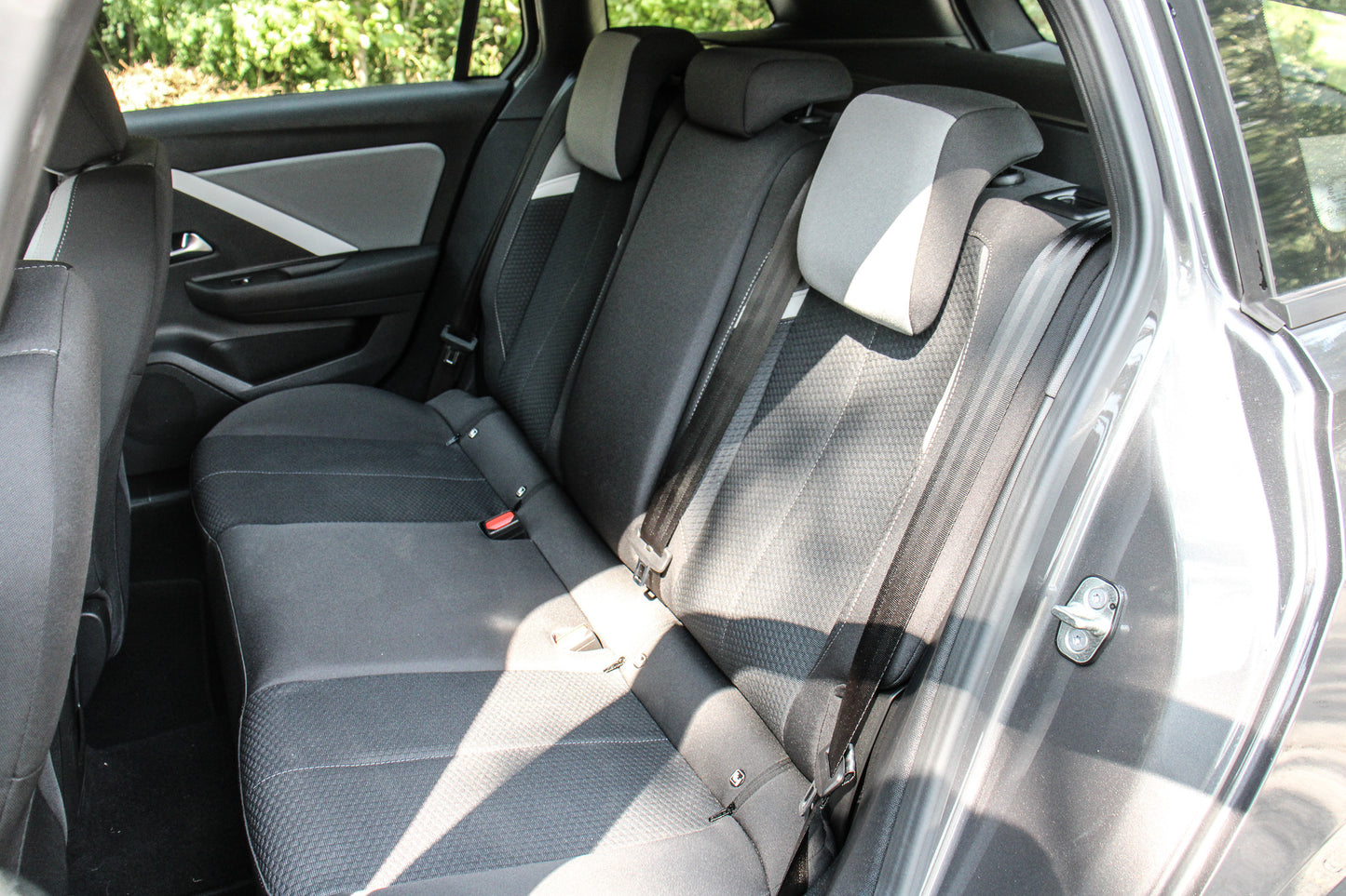Opel Astra // 15.609 km - Benzine/hybride - 2023