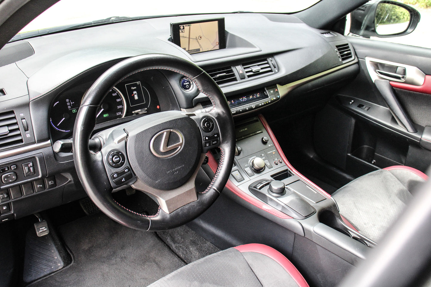 Lexus CT 200h // 78.655 km - Benzine/hybride - 2020