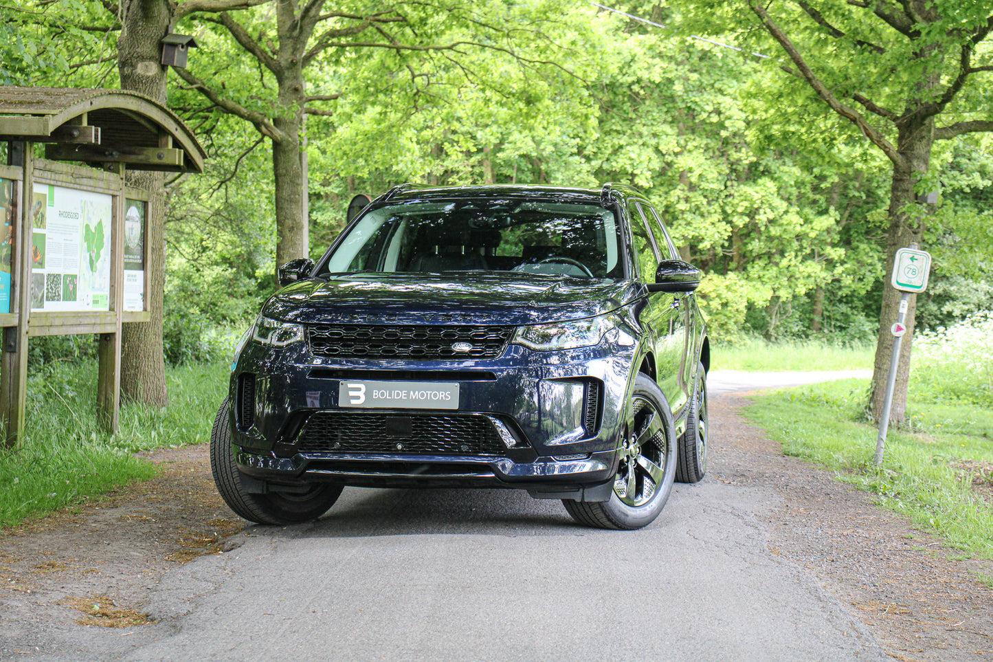Land Rover Discovery Sport // 84.041 km - Benzine/hybride - 2021
