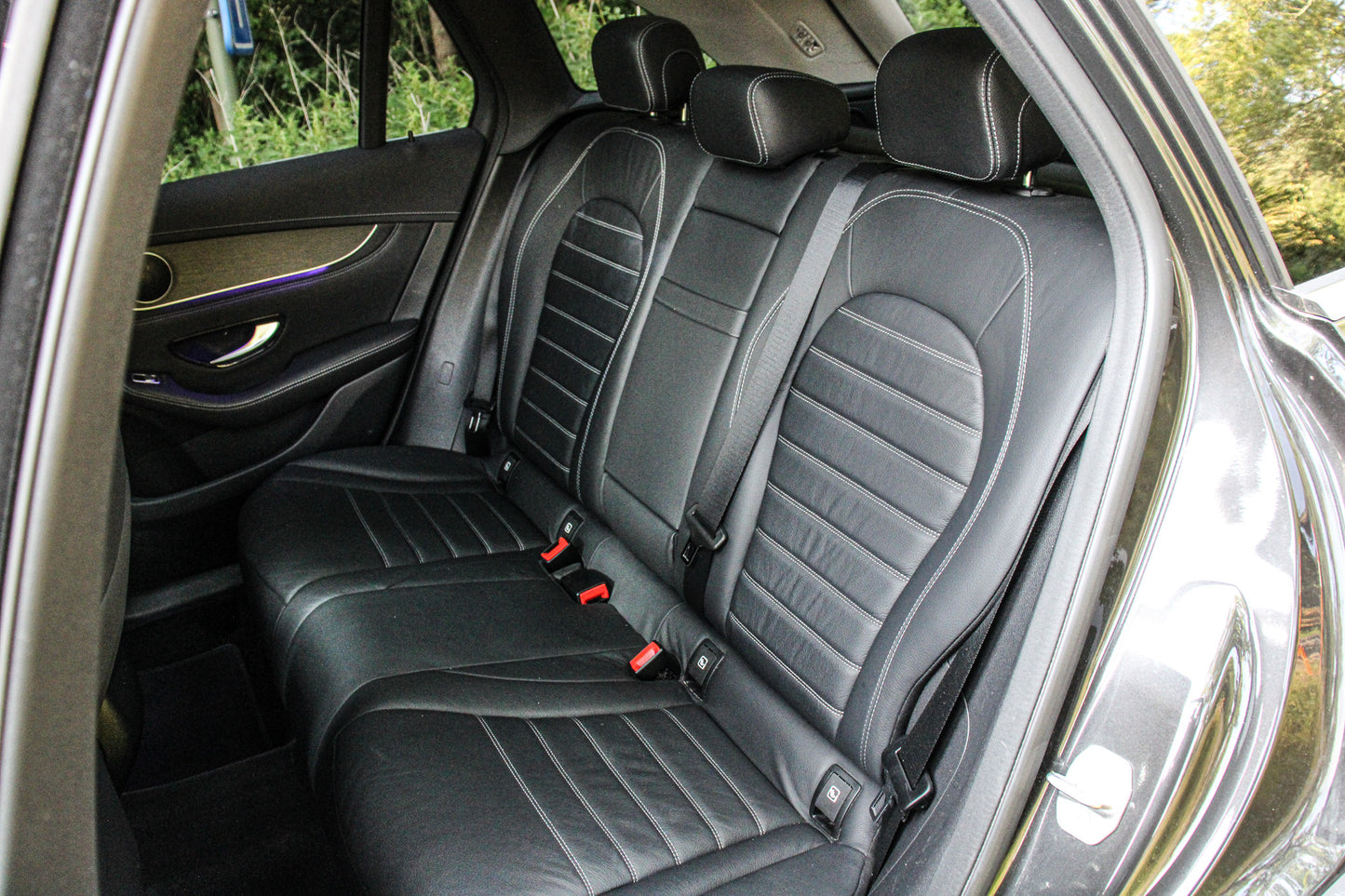 Mercedes-Benz GLC // 93.436 km - Benzine/Hybride - 2021