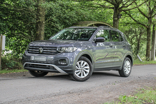 Volkswagen T-Cross // 27.811 km - Benzine - 2023