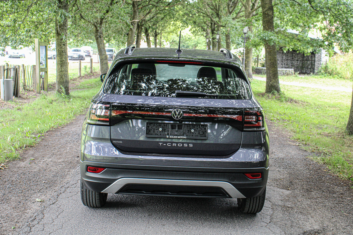 Volkswagen T-Cross // 27.811 km - Benzine - 2023