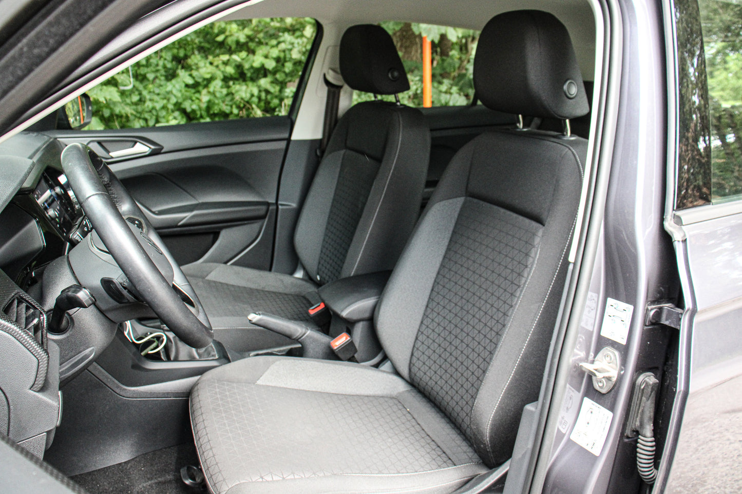 Volkswagen T-Cross // 27.811 km - Benzine - 2023