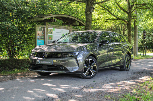 Opel Astra // 15.609 km - Benzine/hybride - 2023